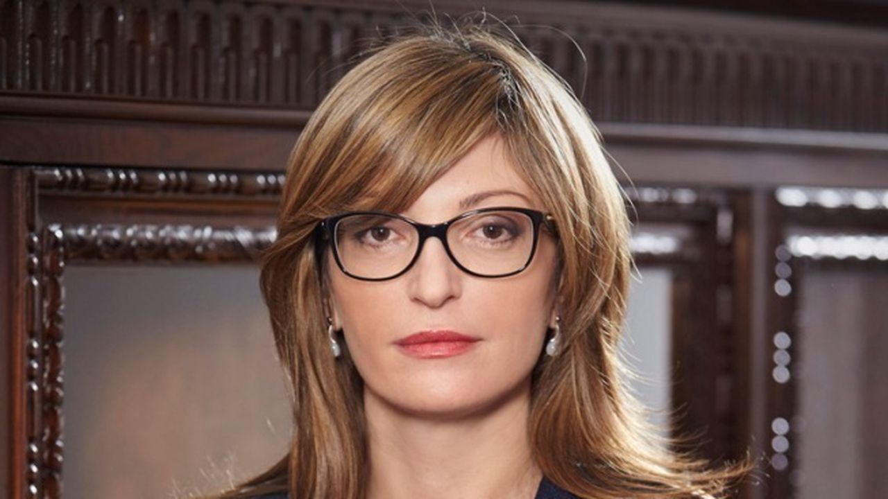 Екатерина Захариева ще участва в церемония по засаждане на лалета – дарение от Холандия