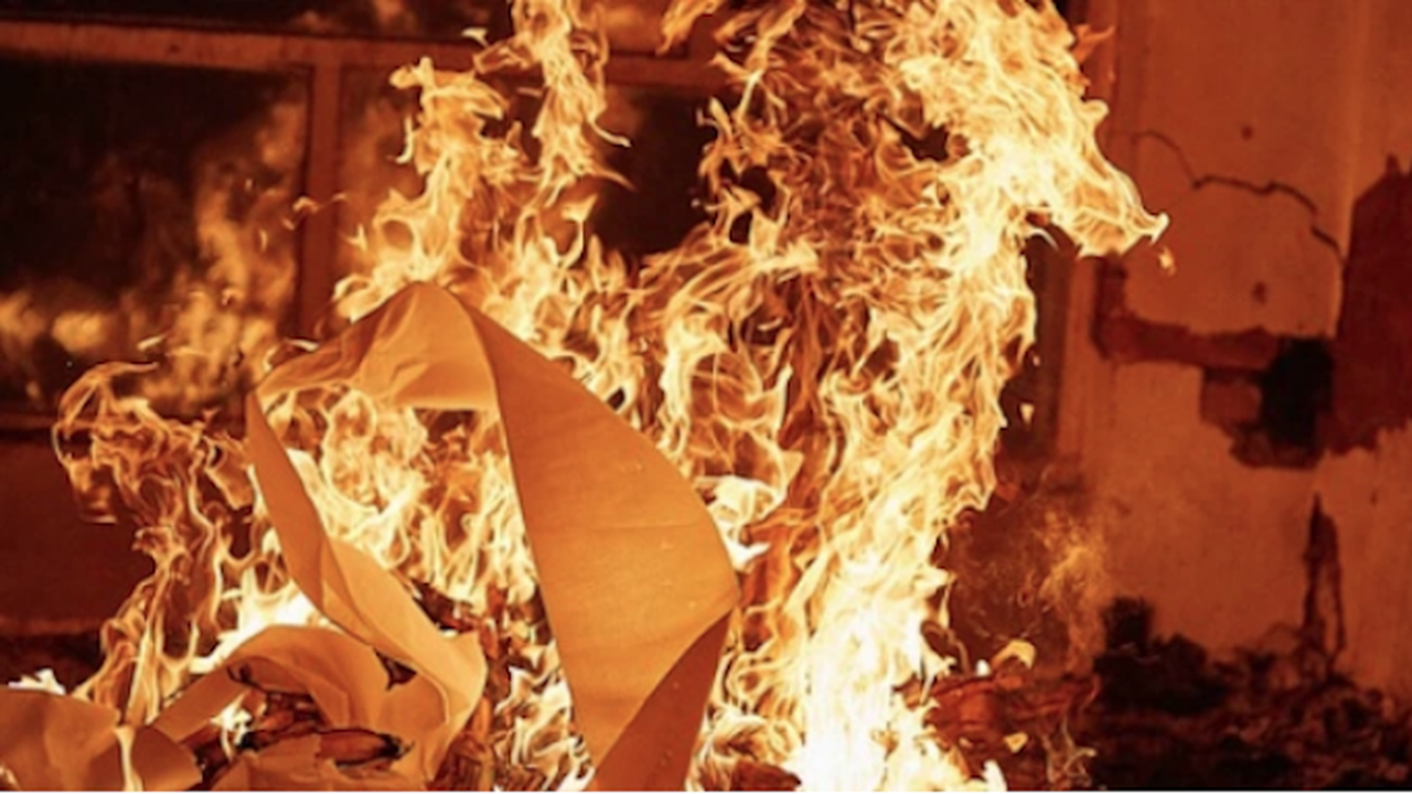 Четирима души загинаха при пожар в старчески дом в Москва