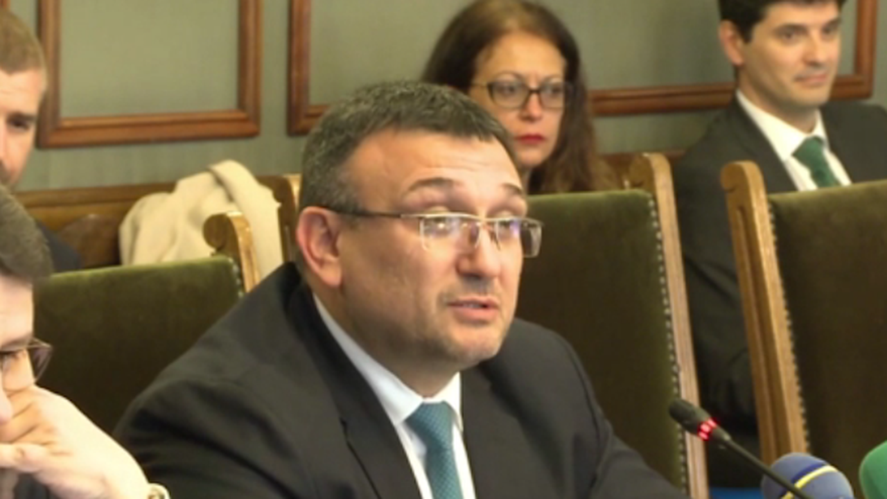 Младен Маринов: Извънредният труд, полаган от служителите на МВР, трябва да бъде сведен до минимум
