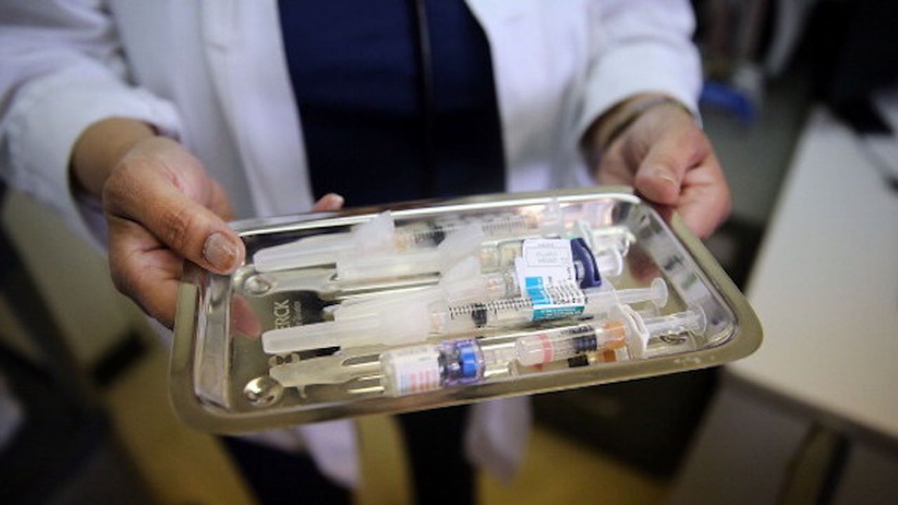 Къде се нарежда България по брой на ваксинираните хора?