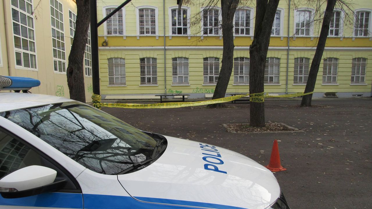 15-годишен загина в двора на училище, разследват самоубийство