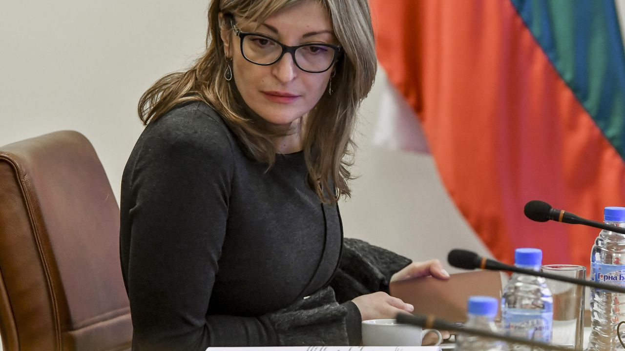 Депутатите изслушват Захариева по случая с Чавушоглу