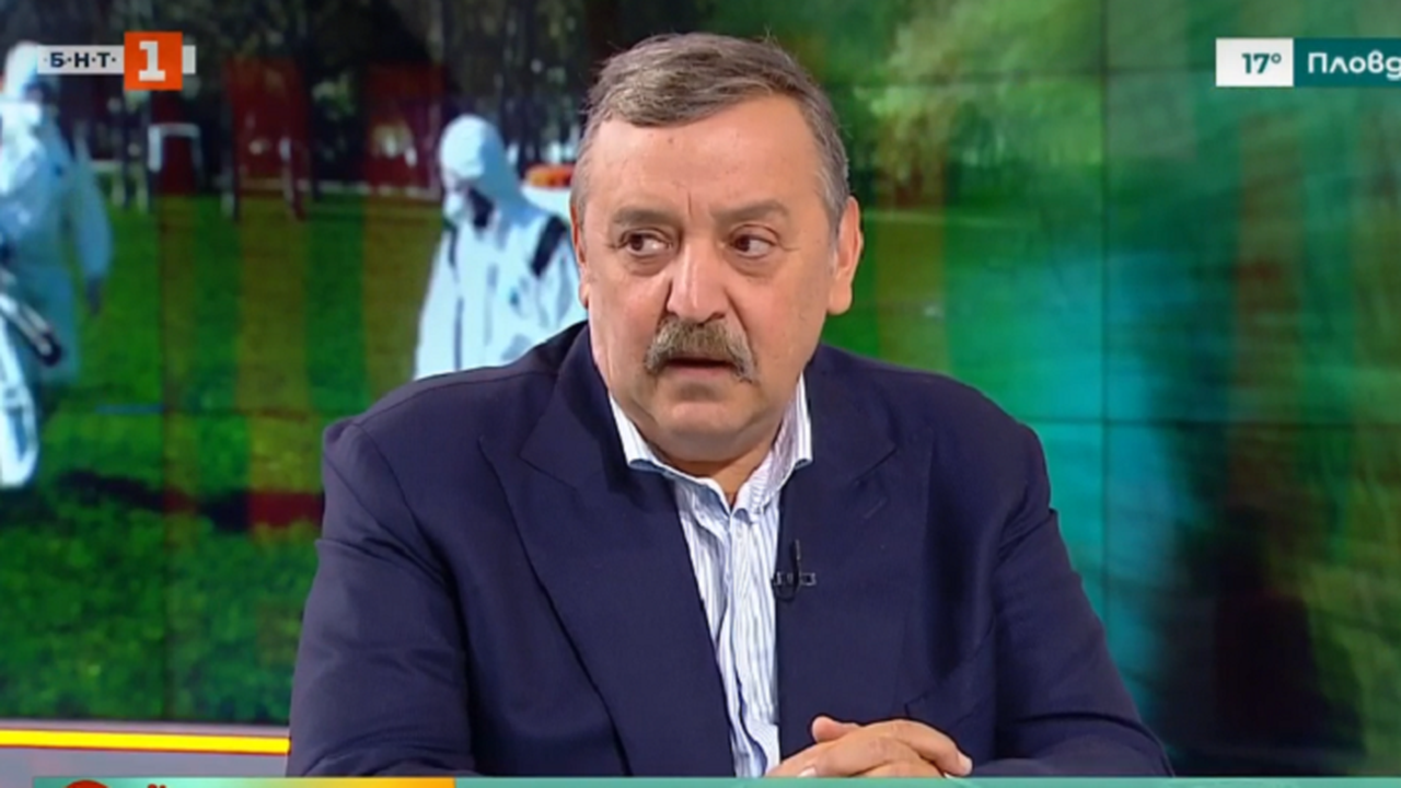 Проф. Кантарджиев: Комарите не хапят през две фланелки