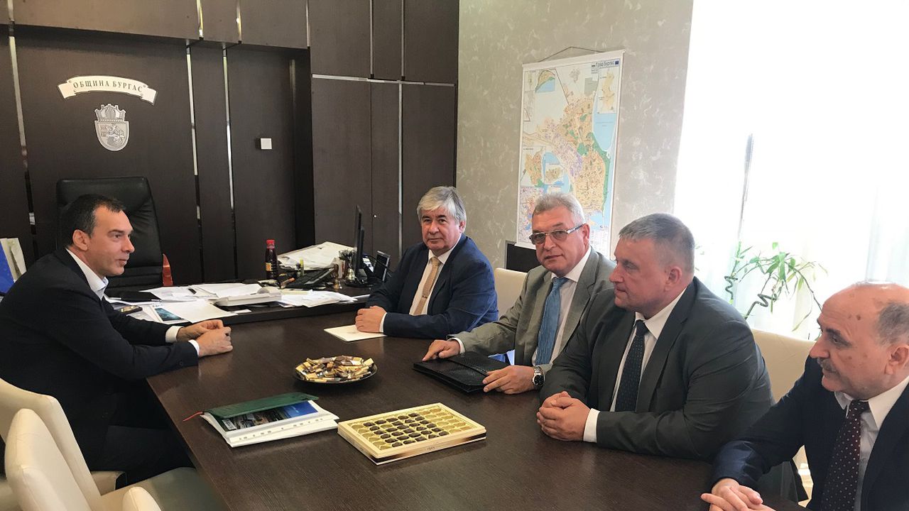 Руският посланик и кметът на Бургас инициират откриването на руски културен център в града