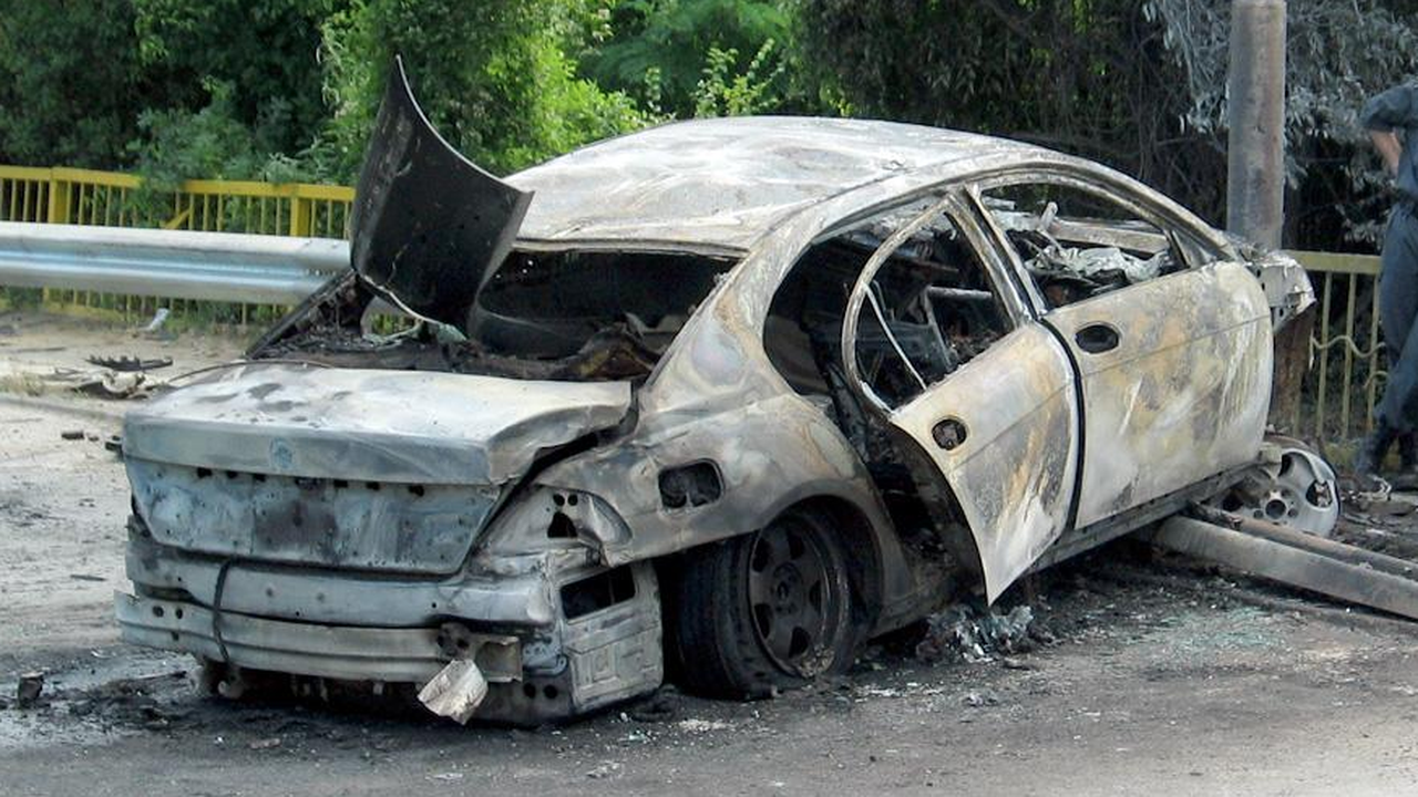 Кола се запали в движение в Бургас