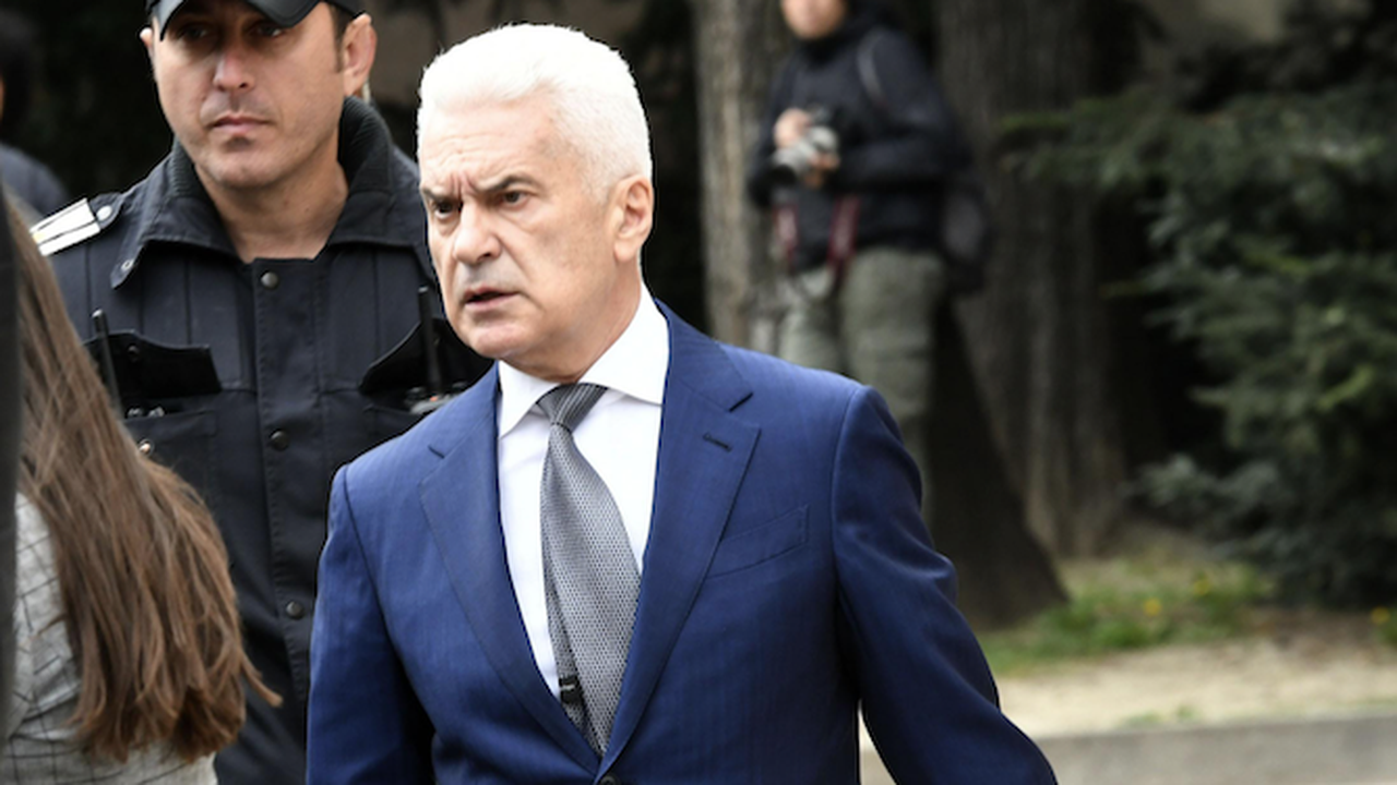Волен Сидеров: Лидерите трябва да направят крачка назад