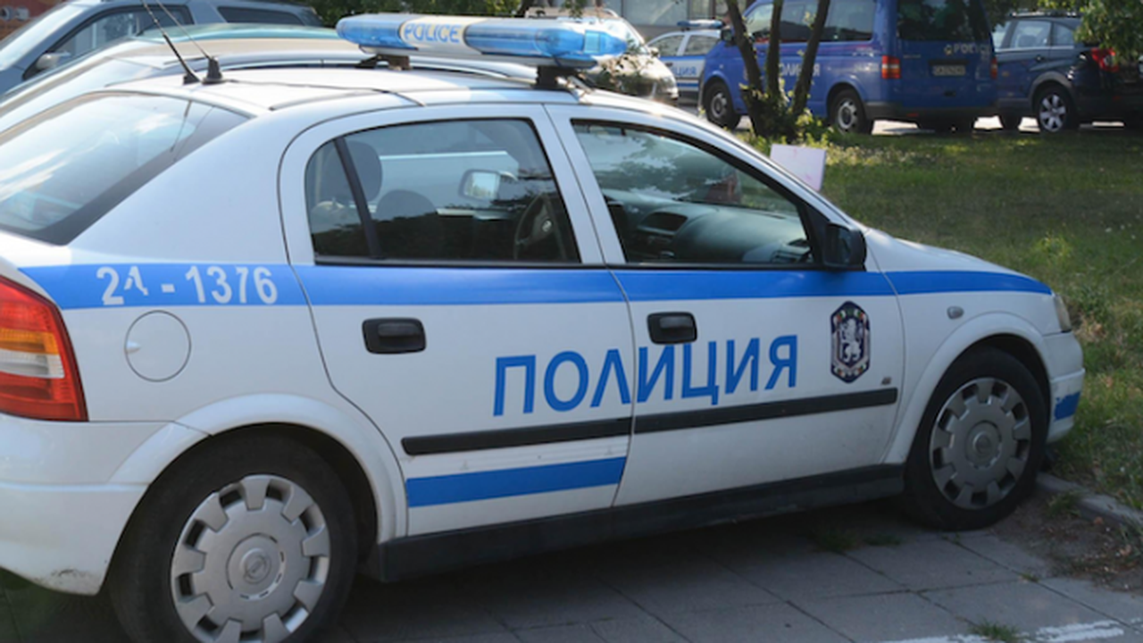 Хванаха 19-годишен на два вида дрога зад волана