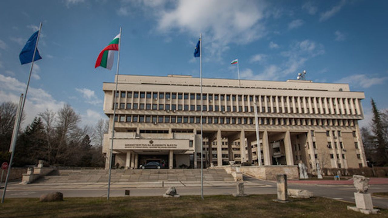 МВнР: Инцидент с български футболни запалянковци в Братислава
