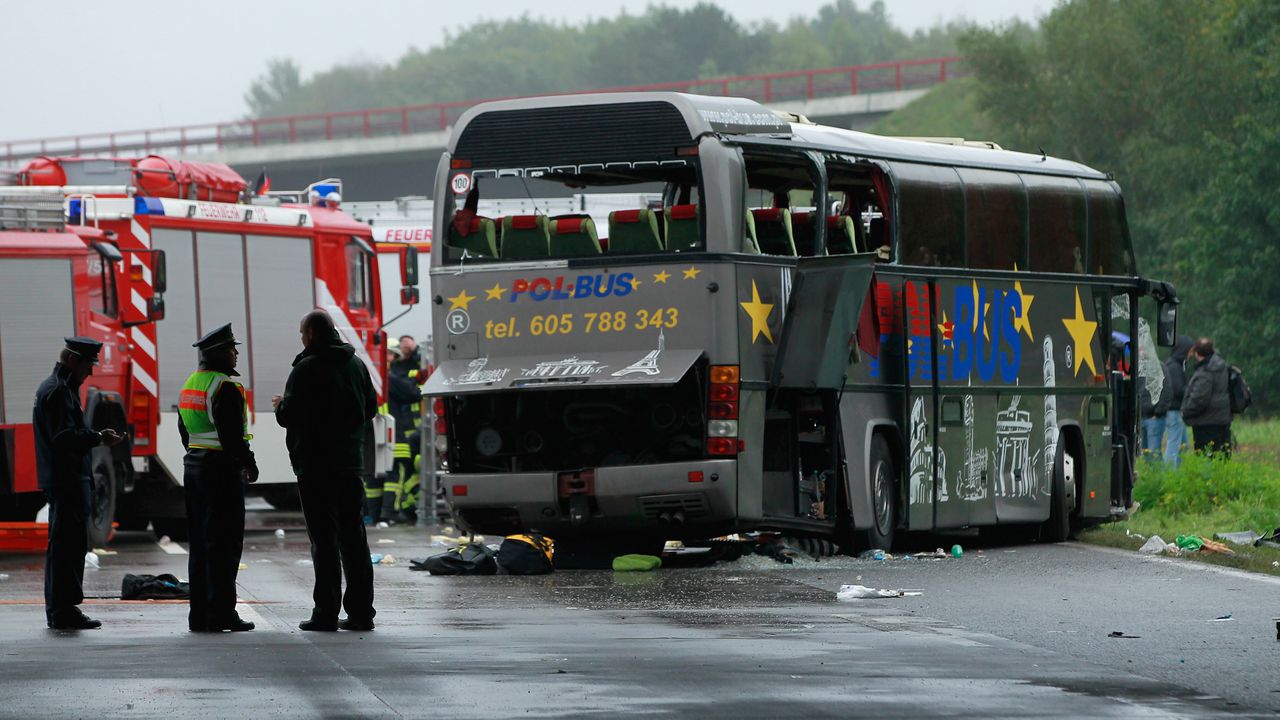 Автобус и камион се удариха  в Словакия. Над 10 жертви