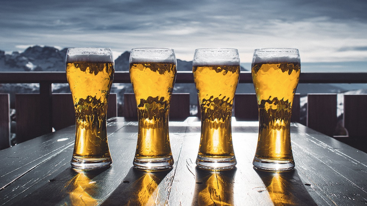 Исландия празнува 30-ата годишнина от отмяната на забраната на бирата