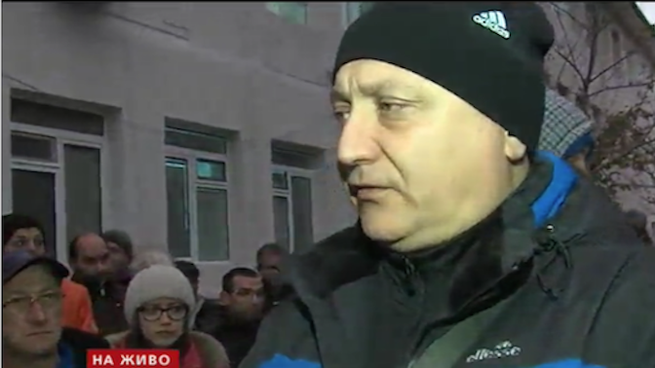 Протест в подкрепа на лекар на годината, уволнен от болницата в Сандански