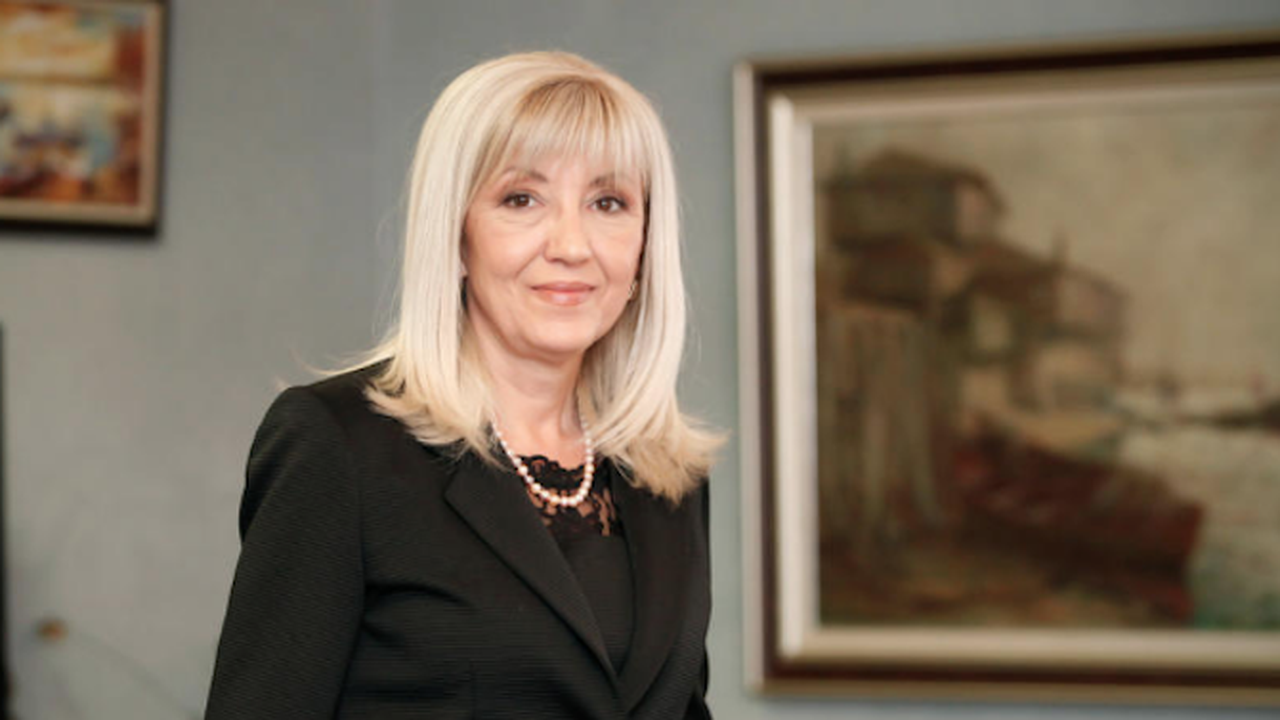 Аврамова: Не се подготвя нов вариант на проект за участъка на АМ "Струма" през Кресненското дефиле