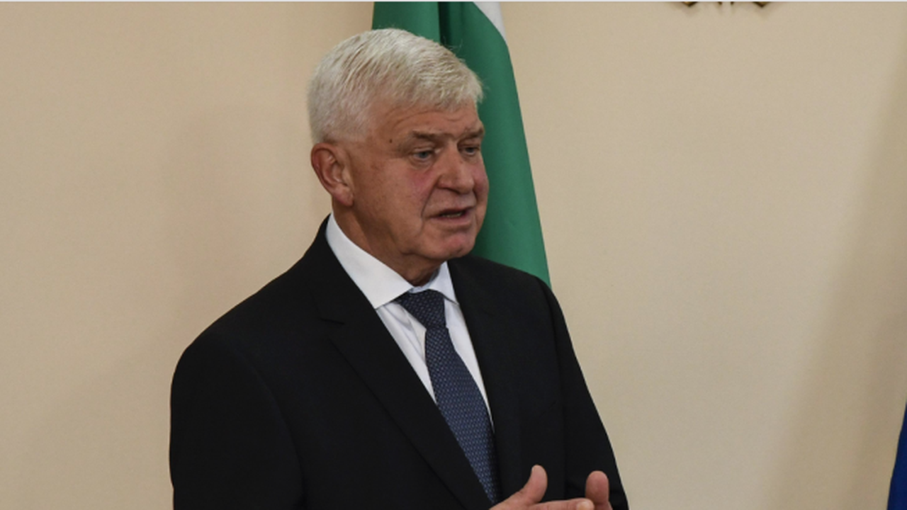 Чакащи за белодробна трансплантация обвиняват министър Ананиев, че не може да се справи с проблема с трансплантациите у нас