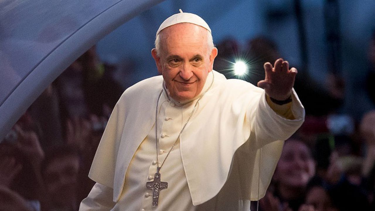 Повече от три часа ще протича проверката на всички, които искат да видят папата