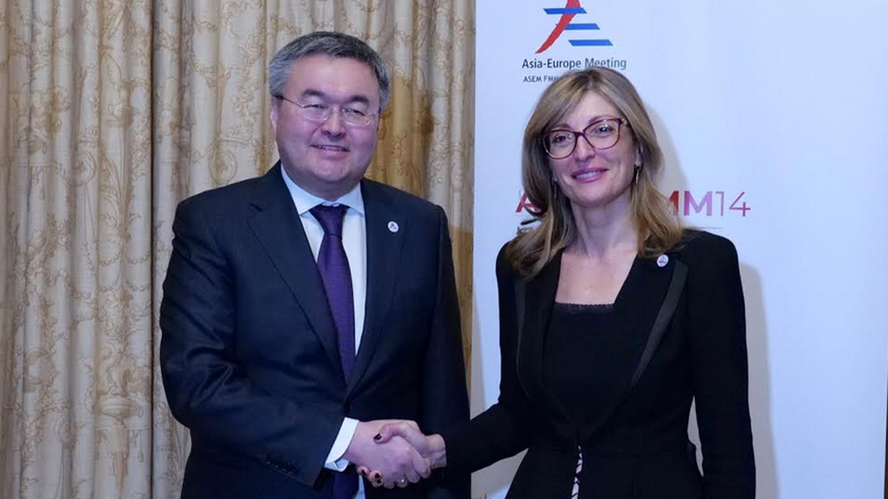 Екатерина Захариева се срещна с външния министър на Казахстан