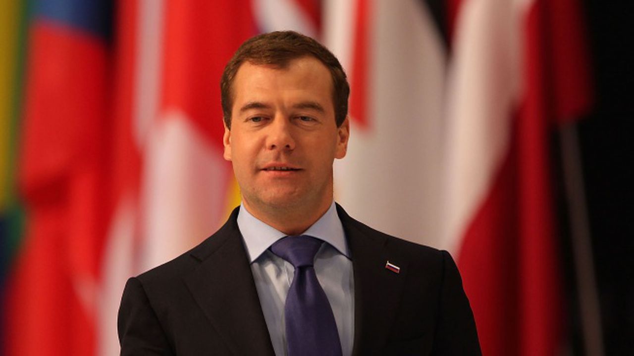 Медведев: Русия е готова да помогне на Сърбия за запазване на суверенитета
