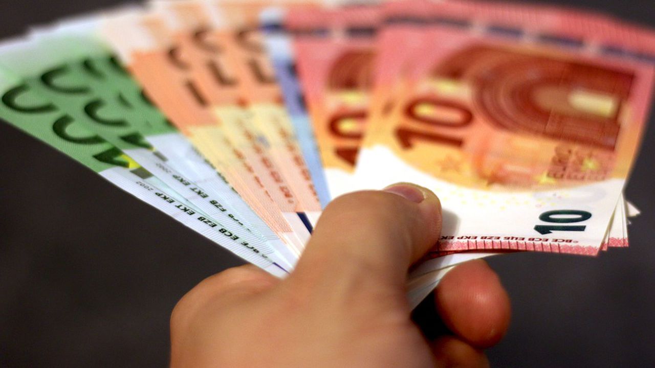 Румънец опита да подкупи полицаи с евро на пътя Русе – Бяла