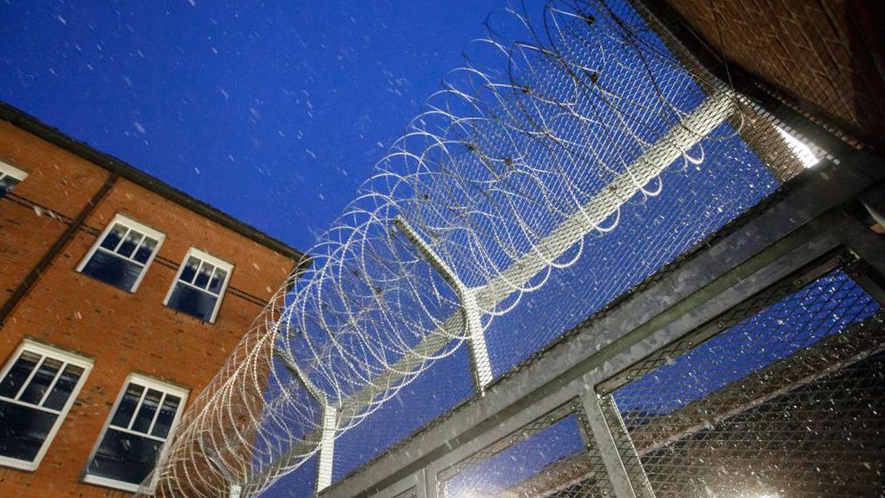 Затвориха руски блогър, зовял за убийството на деца на полицаи