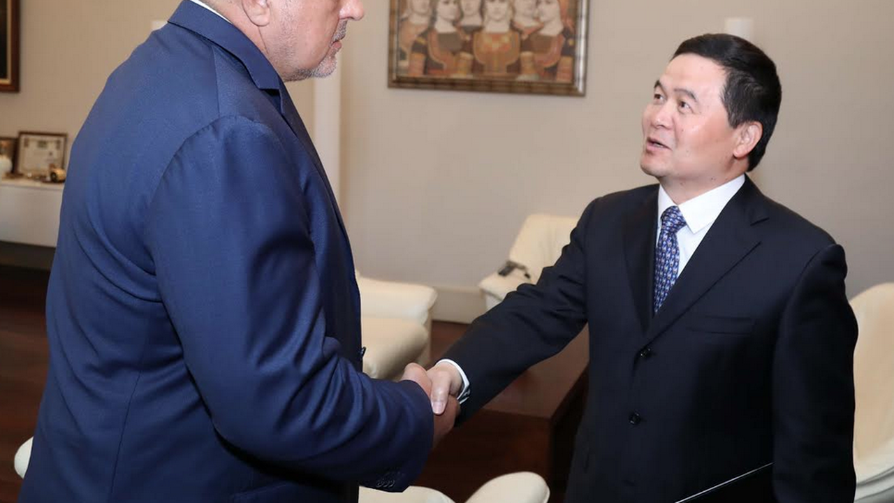 Бойко Борисов се срещна с посланика на Китай Дун Сяодзюн