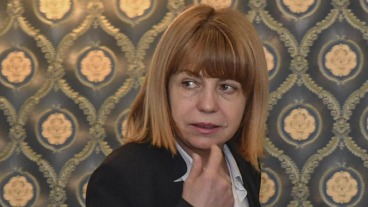 Фандъкова: Хората очакват кметовете да свършат работата си