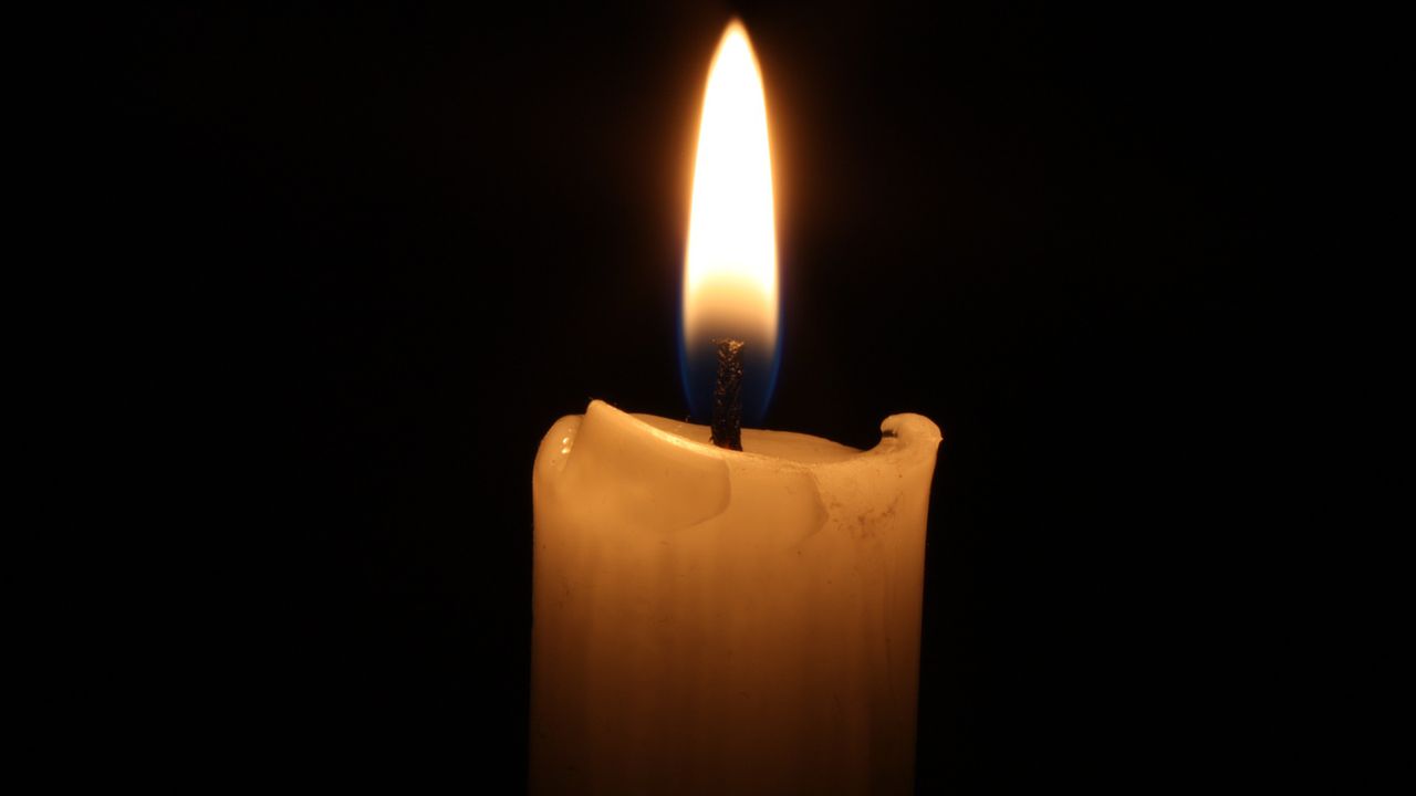 Почина звездният фризьор Жак Десанж