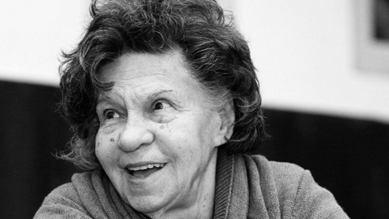 Съюзът на артистите в България: Стоянка Мутафова е вече между звездите!