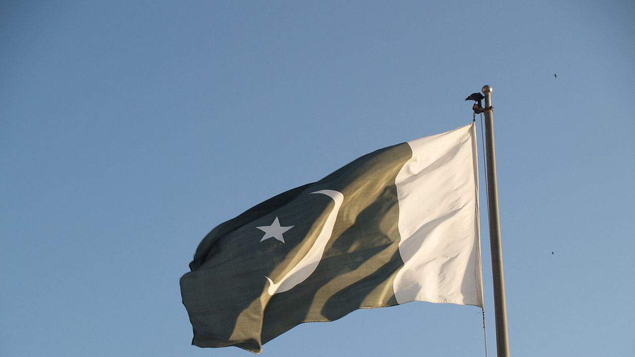 Пакистан отвори изцяло въздушното си пространство, затворено в сряда заради кризата с Индия