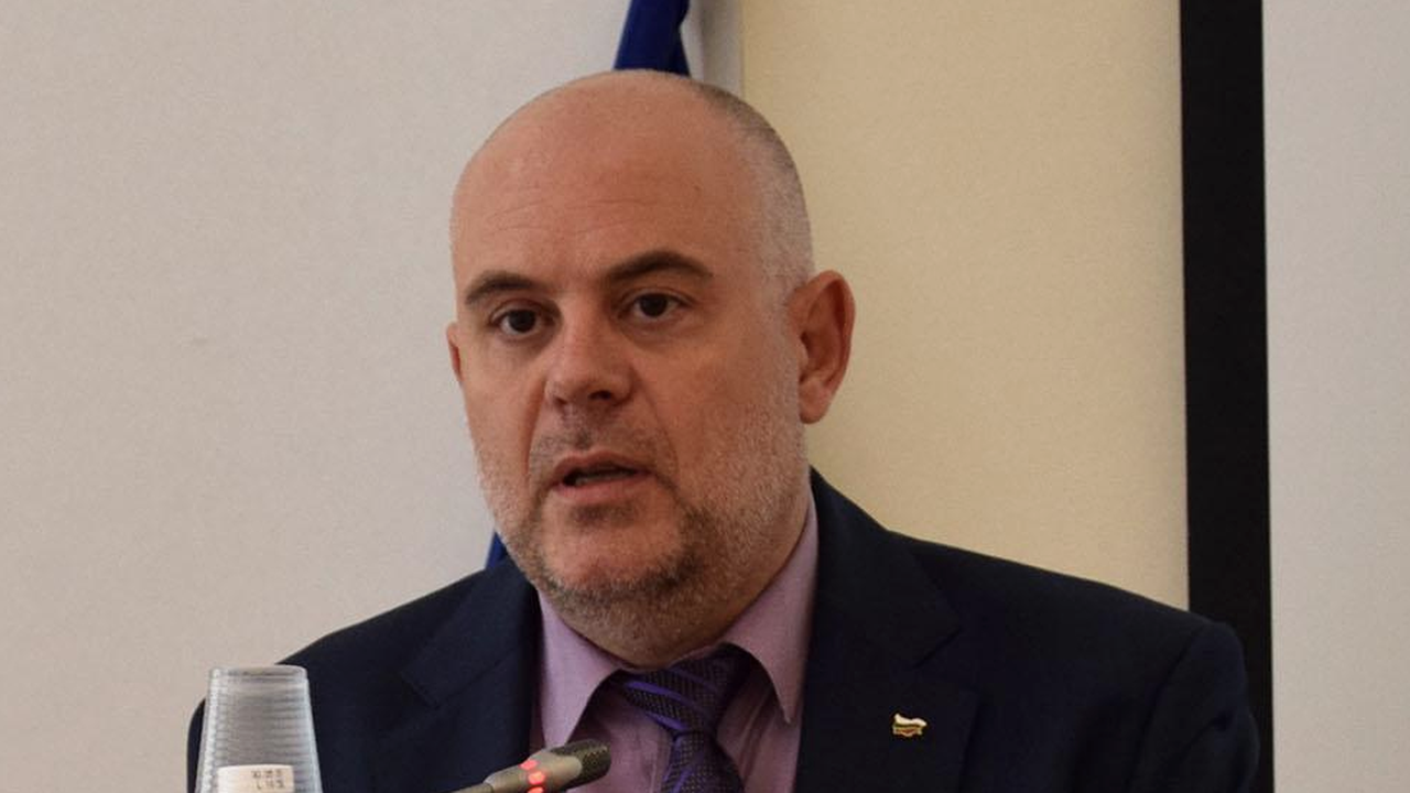 Иван Гешев се яви на изслушване пред Комисията по атестиране и конкурсите