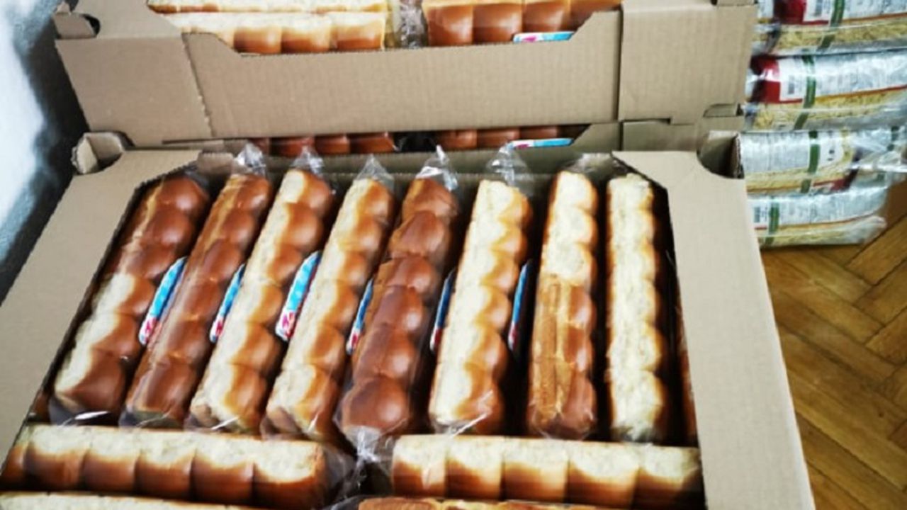 300 пакета с козунаци и мед раздадоха в Хасково