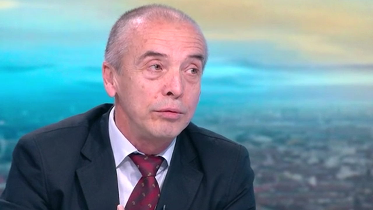 Доц. Мангъров: Продължавам да не разбирам защо изолираме и болните, и здравите