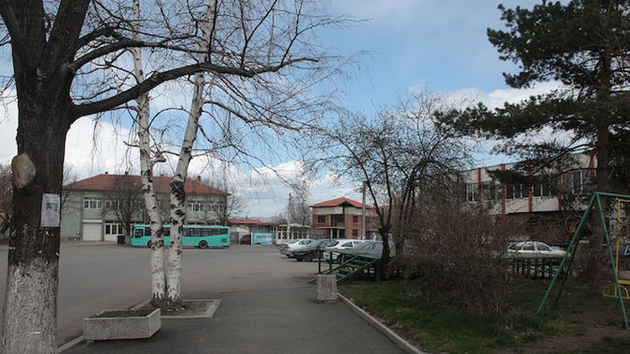 Протест във Волуяк срещу липсата на канализация и водопровод