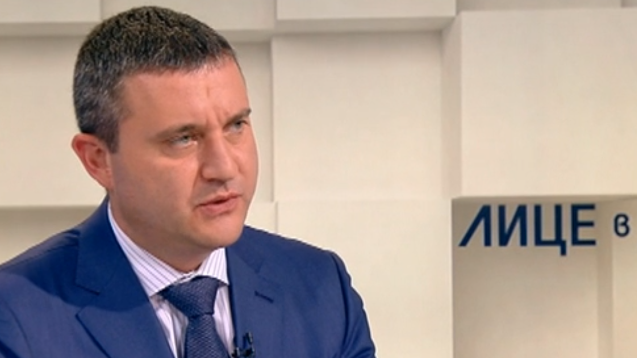 Горанов за хакерите: Тези „герои” подлагат на риск милиони граждани