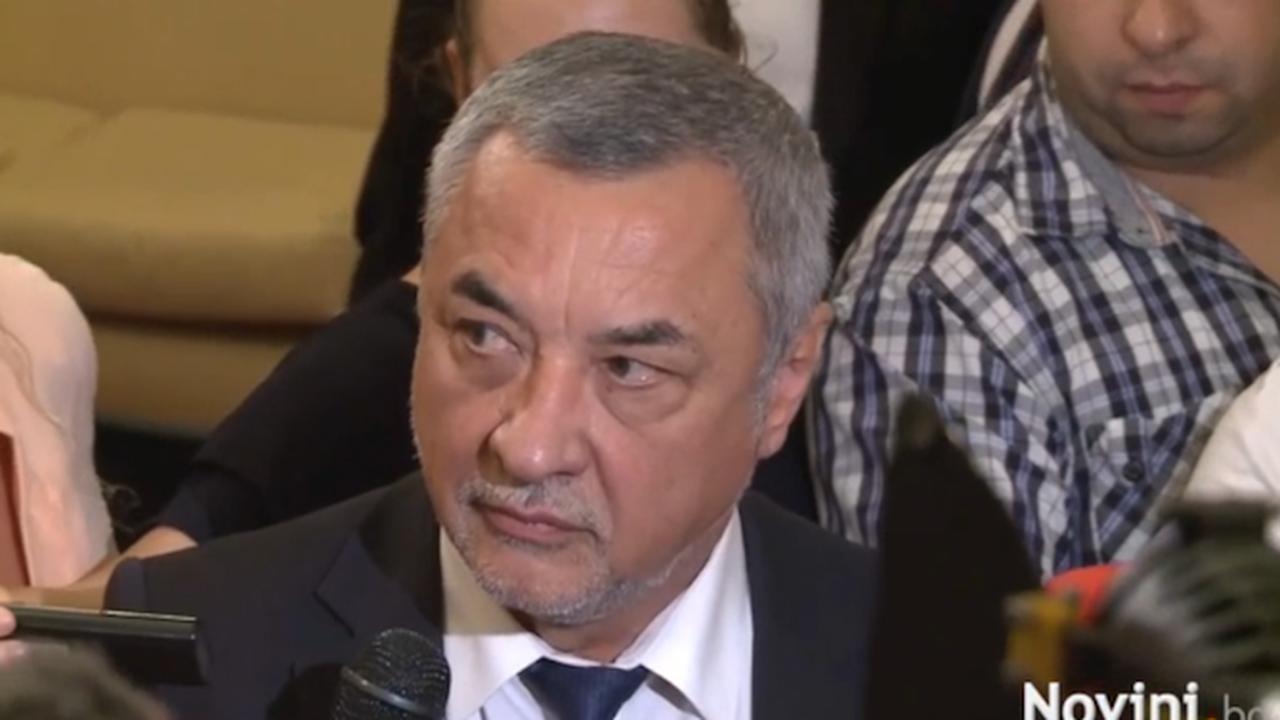 Валери Симеонов: Протестите срещу Иван Гешев може да преминат в метеж