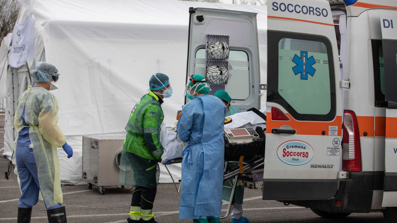 Руската армия изпраща медици и оборудване в помощ на Италия