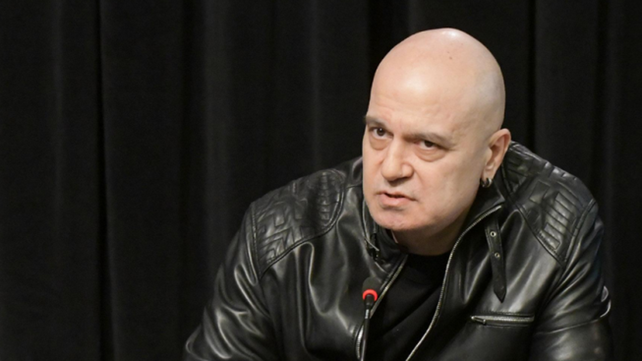 Слави Трифонов с интересен пост за сцената в Пловдив
