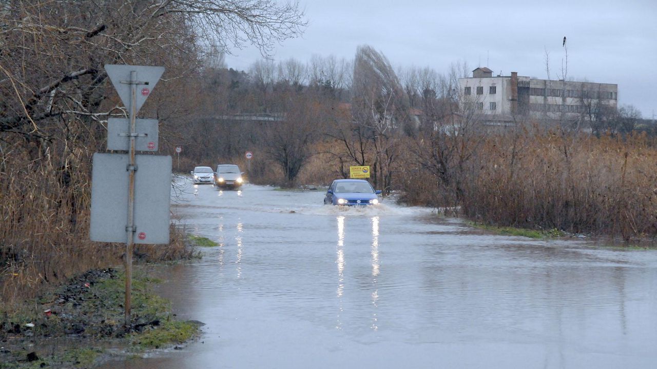 Висока степен на опасност в страната: Столична община с мерки заради очаквани валежи