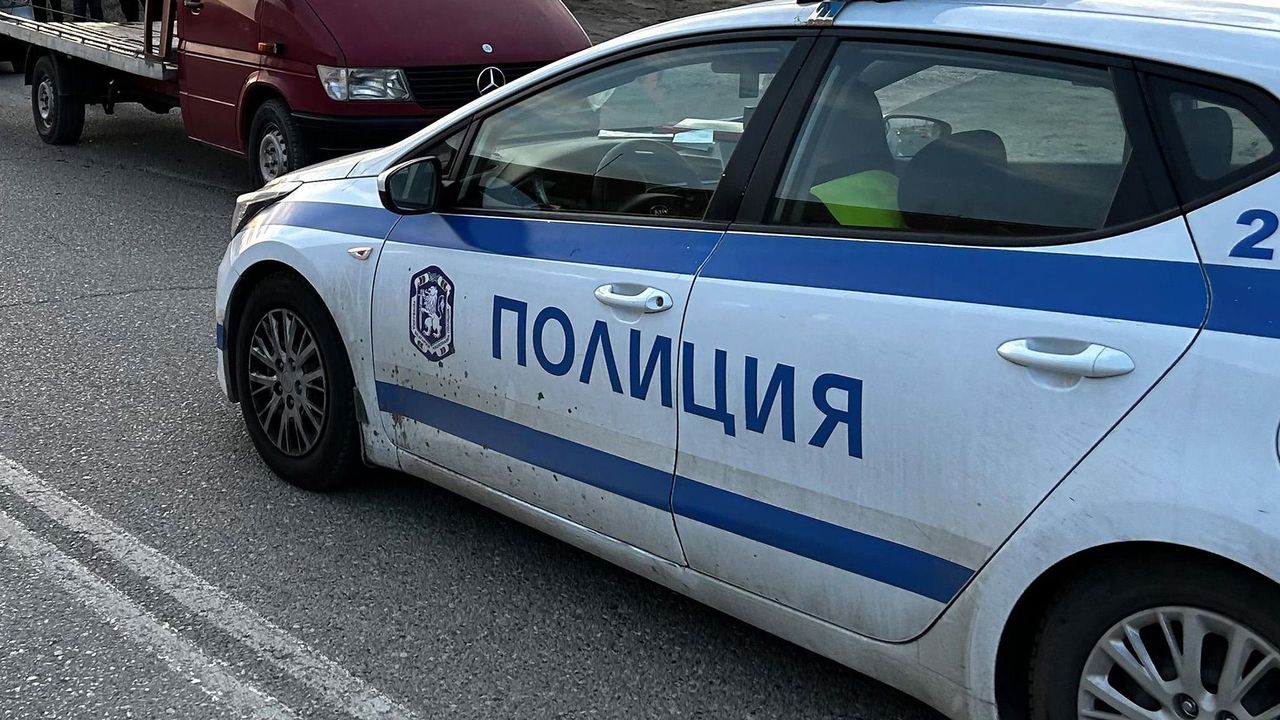 Шофьорка опита да подкупи полицаи с 20 лв.