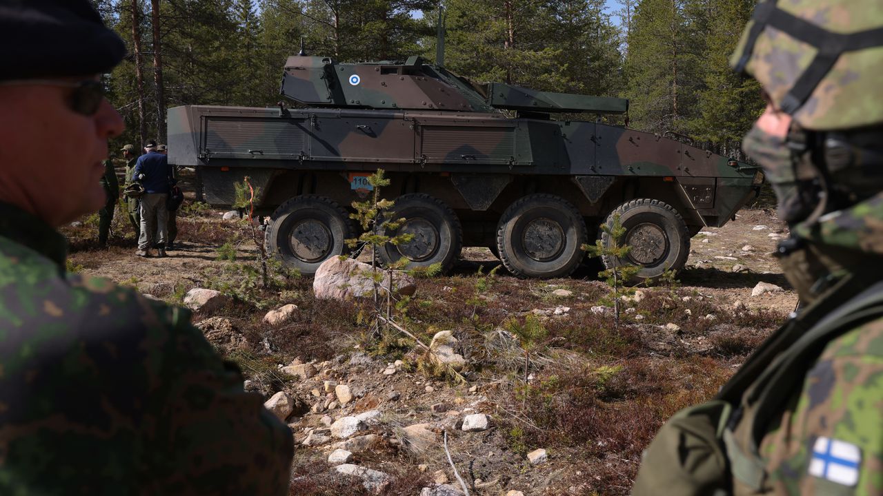 Хеликоптери, нов палатков лагер и малко по на север: стратегически