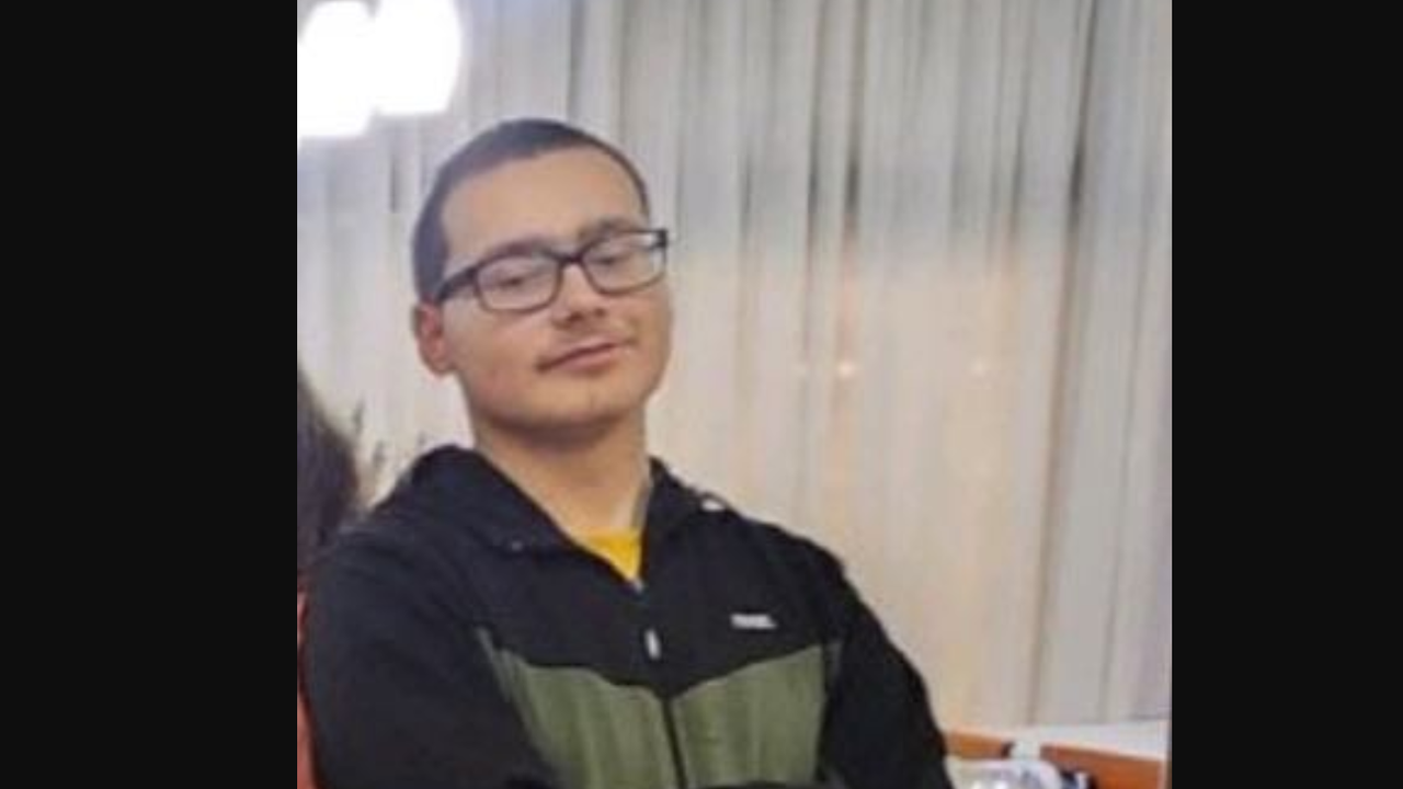 Снощи около 23,30ч., в РУ Дупница бащата на 16-годишния Кирил