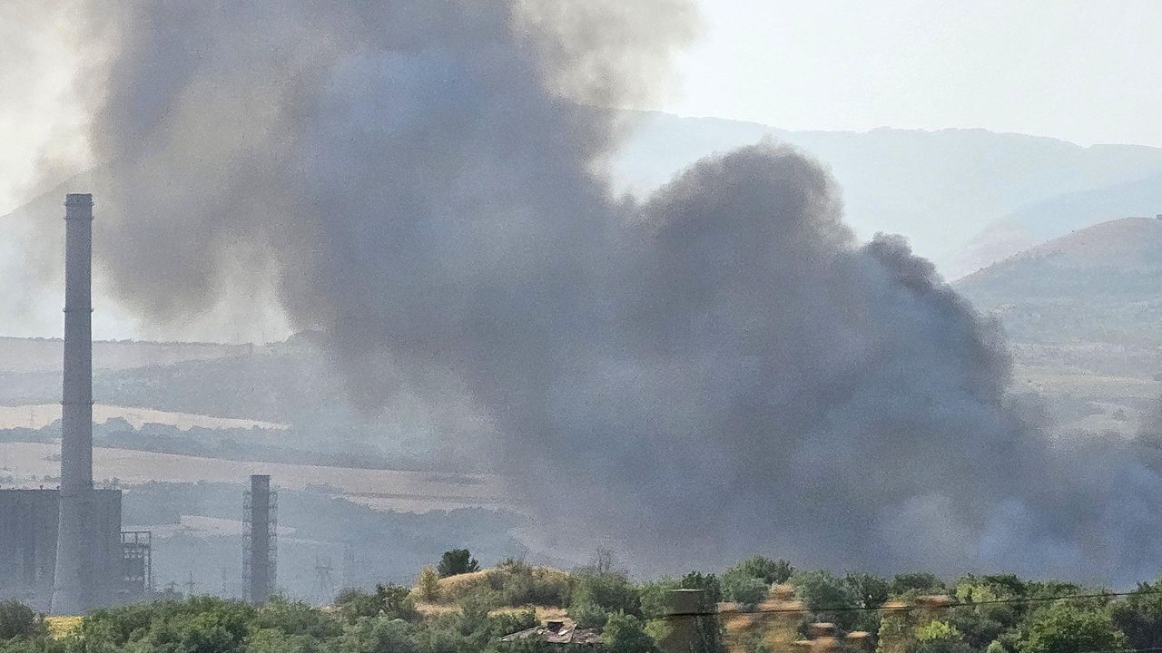 Горят вагони със слама в близост до ТЕЦ Бобов дол“,