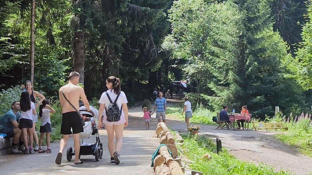 Високата температура в София – около 37-39 градуса, принуди стотици