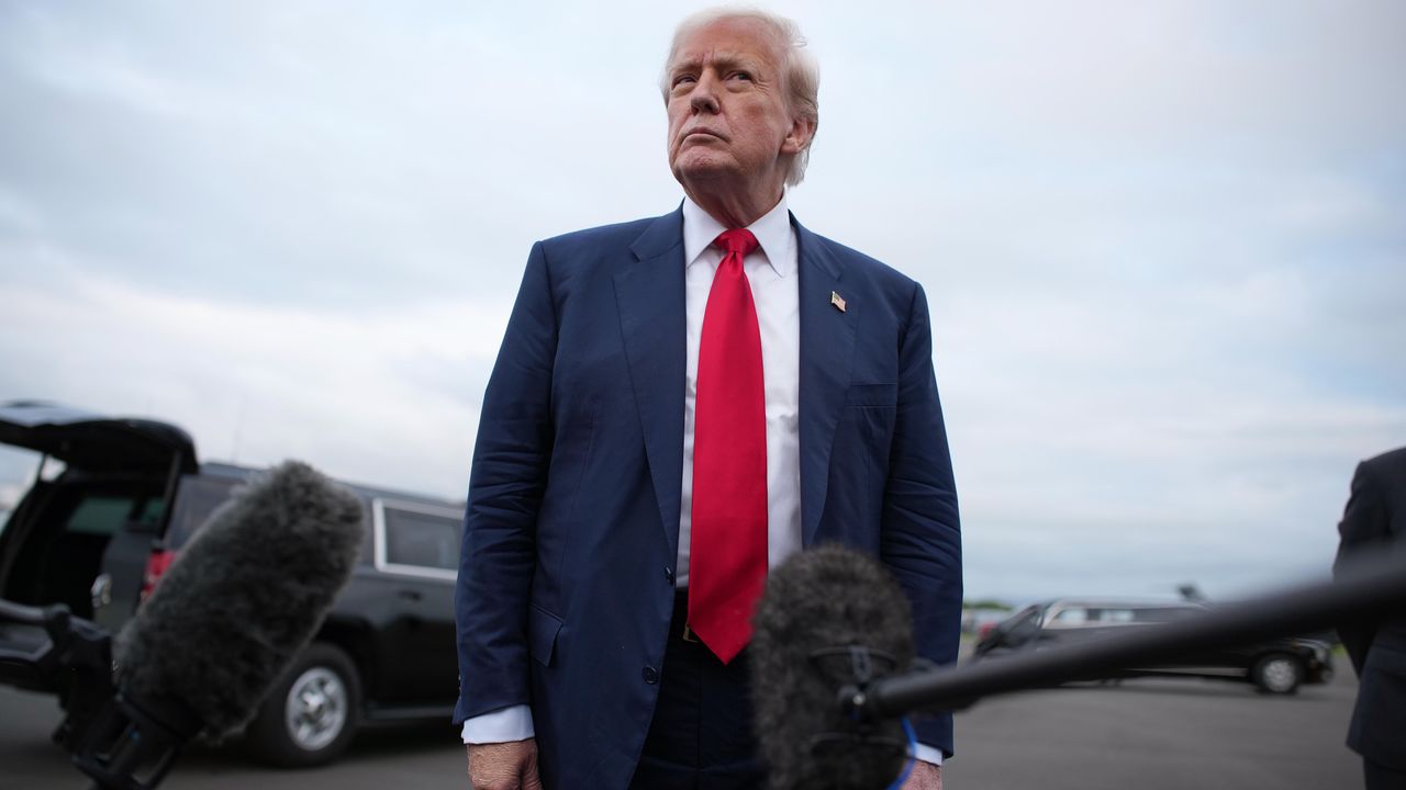 Тръмп: Нелегалните мигранти погубват Европа, трябва да ги спрете!