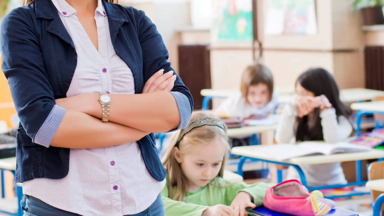 В системата на образованието липсват над 500 учители, високите заплати не привличат кадри