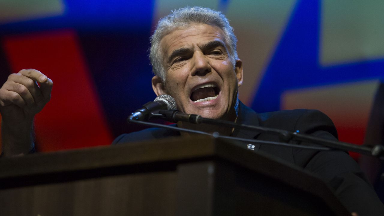 Лидерът на опозицията в Израел Яир Лапид заяви, че е