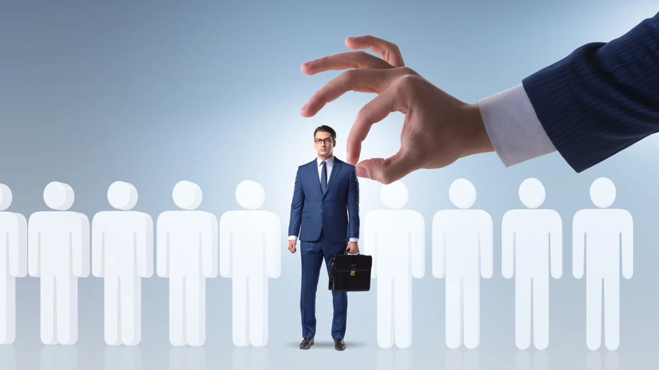 Гърция улеснява наемането на работа и регламентира извънредния труд