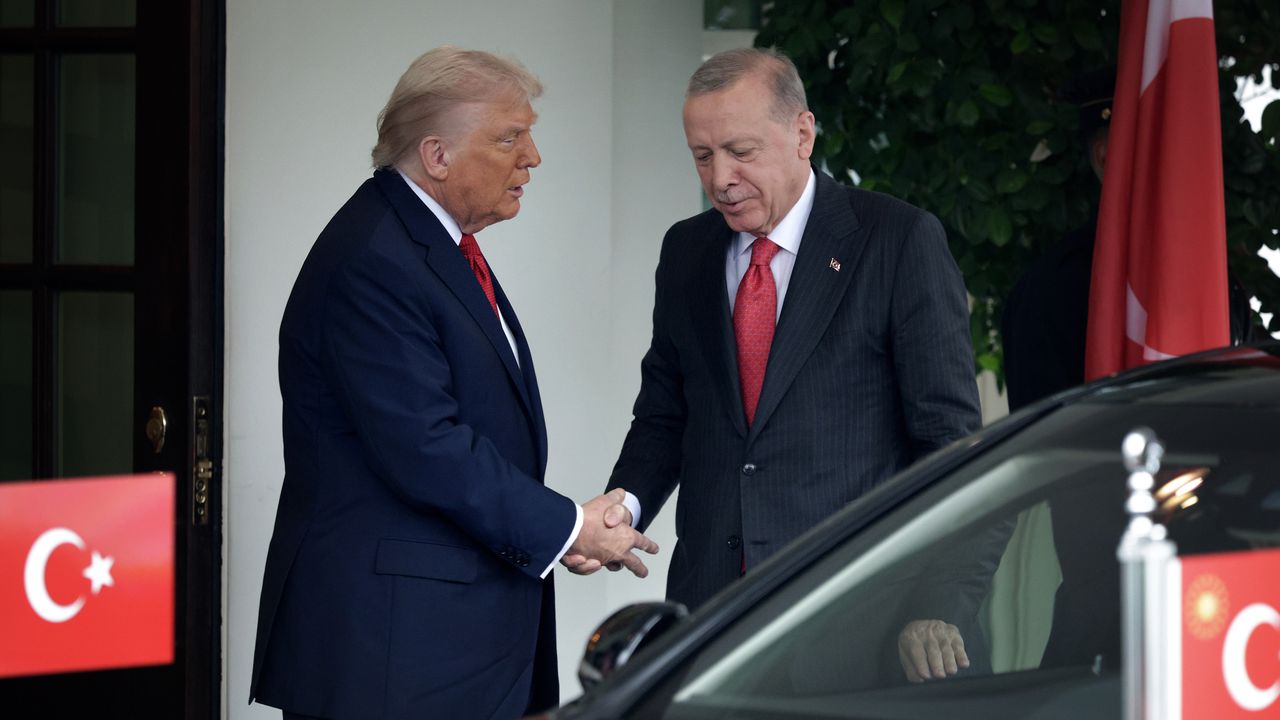 Тръмп изрази увереност след срещата с Ердоган, че Турция ще спре да купува руски петрол