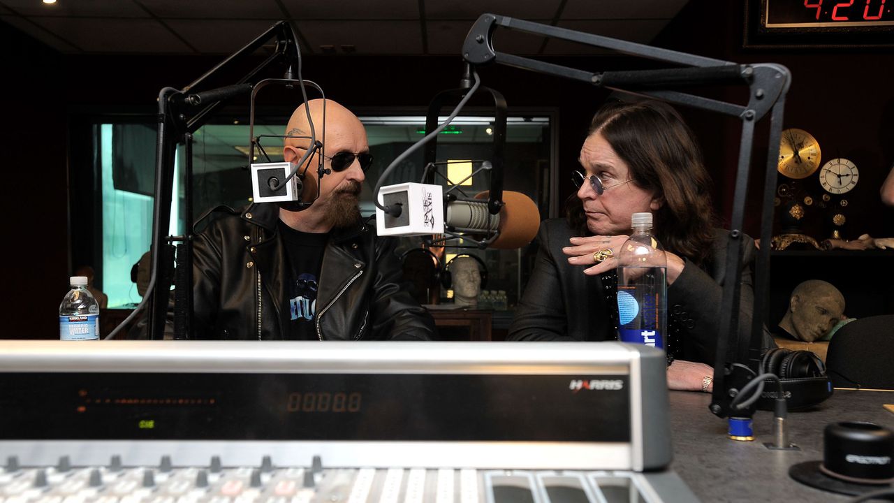 „Богът на метъла“ и „Принцът на мрака“ в едно цяло: Judas Priest пуснаха нова версия на „War Pigs“ с вокалите на Ози