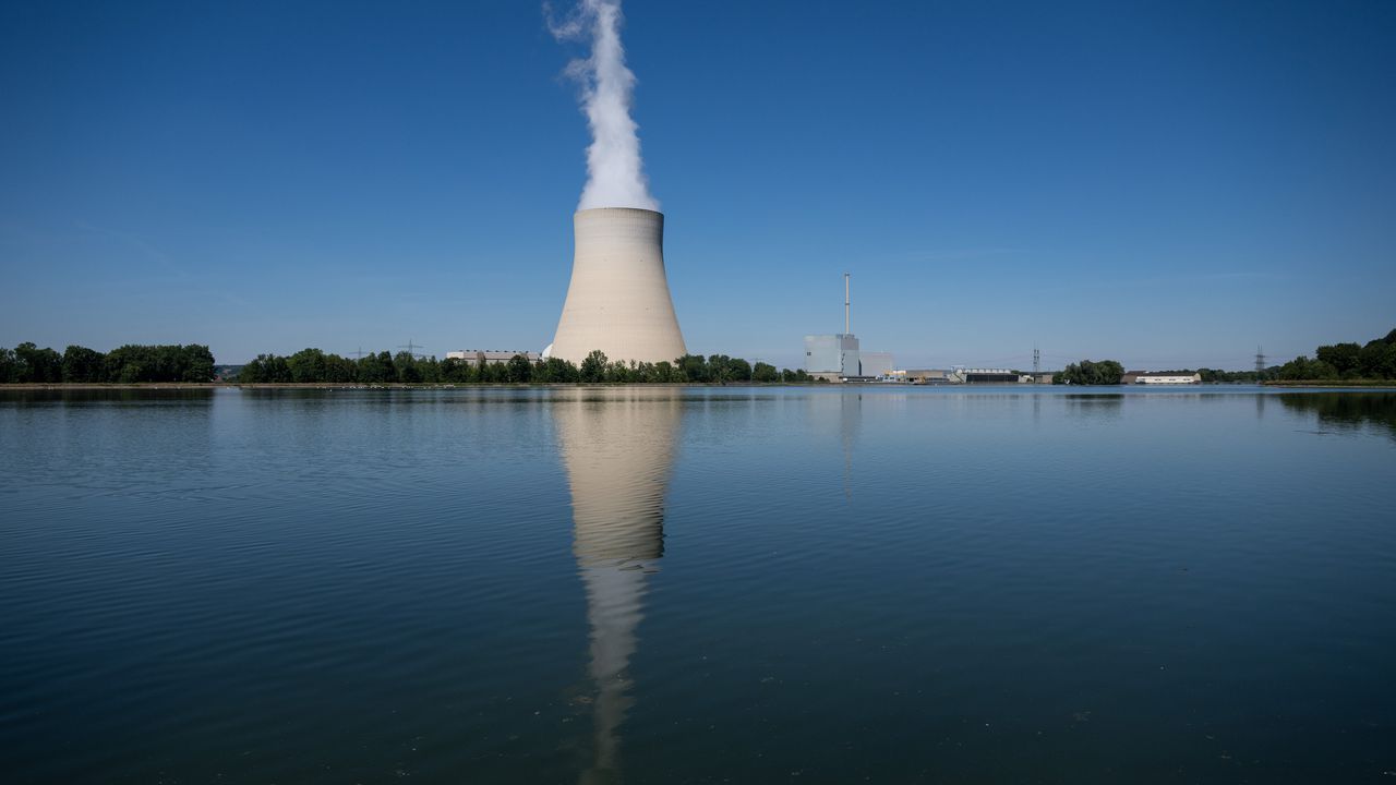 Беларус предложи да построи атомна електроцентрала в източната част на