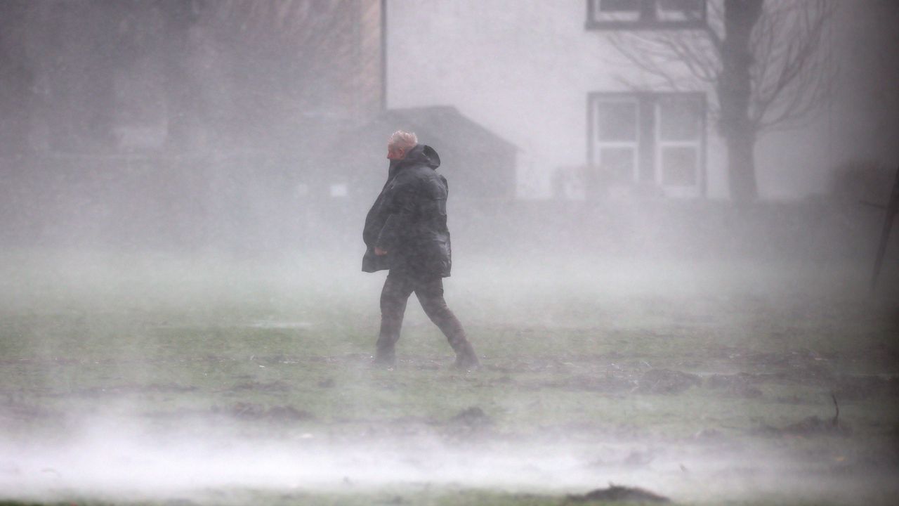 Заради бурята Адел“, която се очаква да донесе проливни валежи