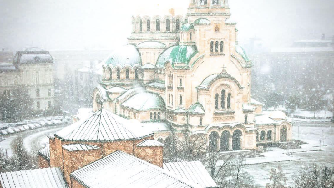 Пътната обстановка в столицата е нормална, а движението се извършва